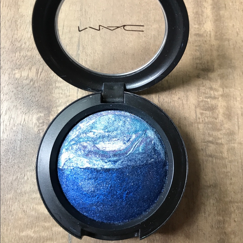 MAC Makeup - Picture 3 of 3